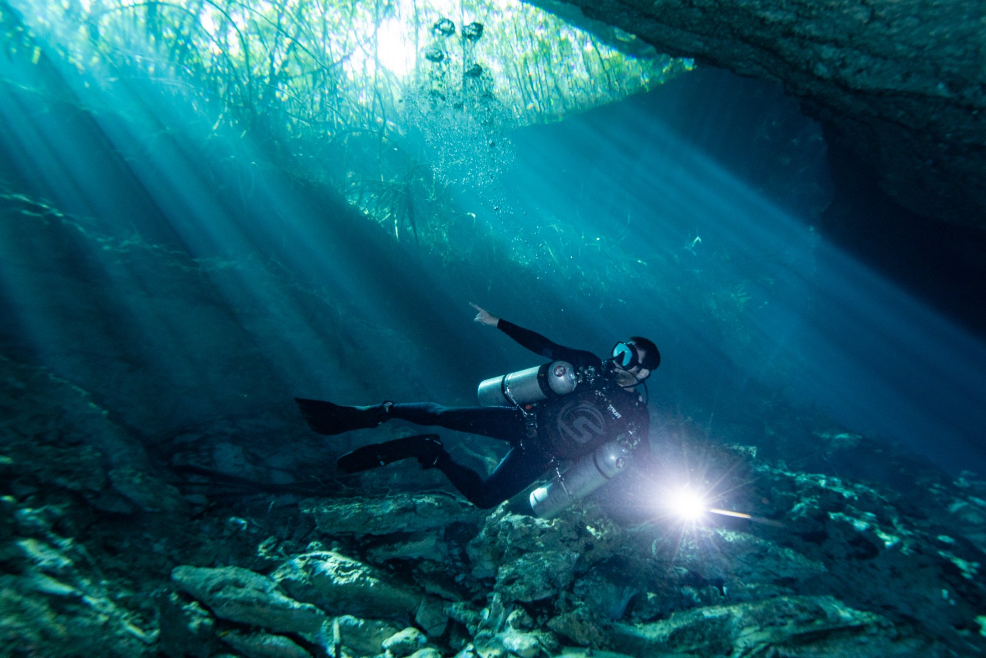 du lịch mạo hiểm lặn cenote ở Mexico