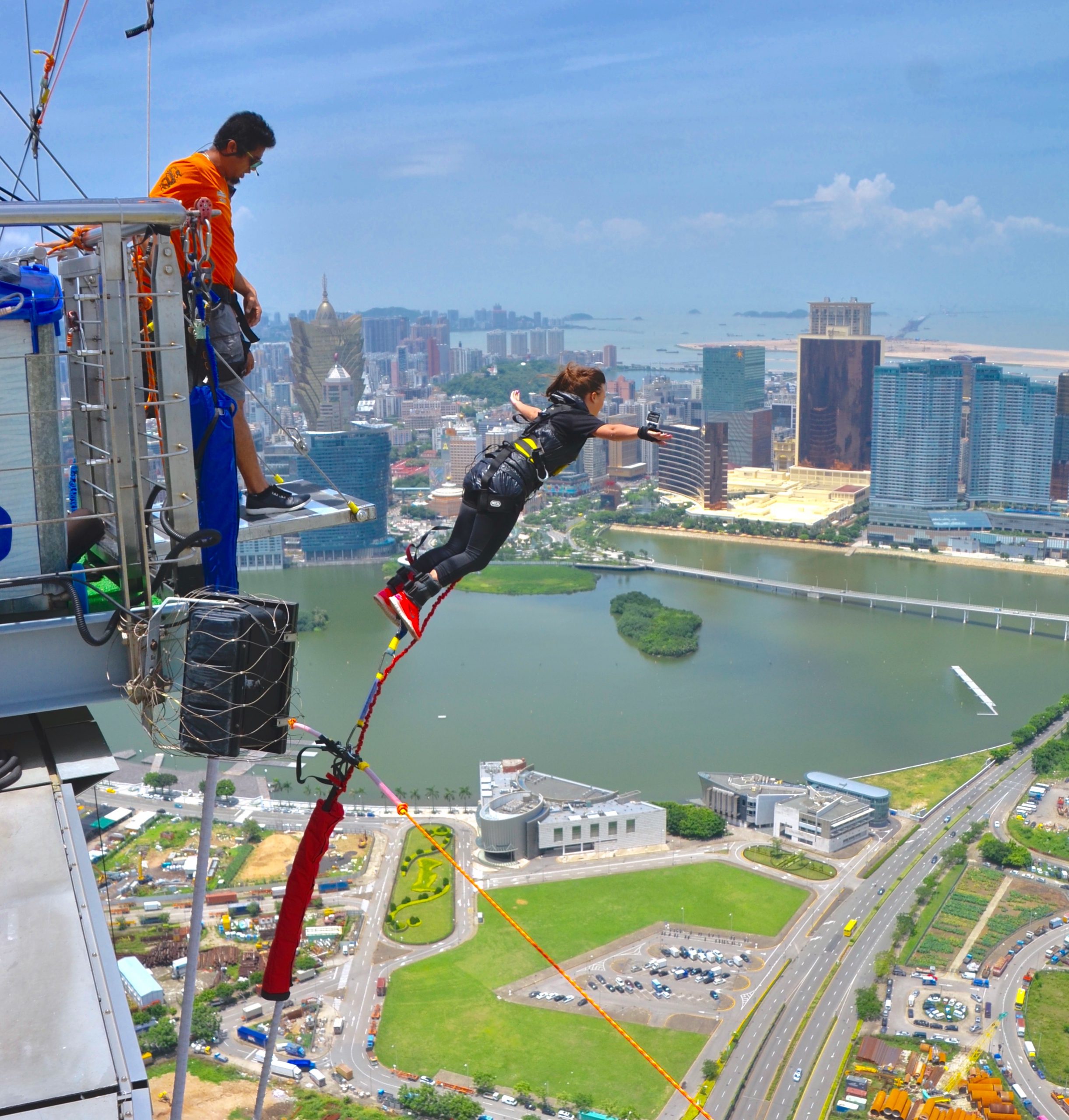 du lịch mạo hiểm nhảy bungee ở tháp Ma Cao